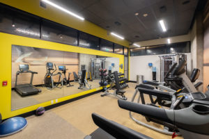 this fitness center has plenty of mirrors.